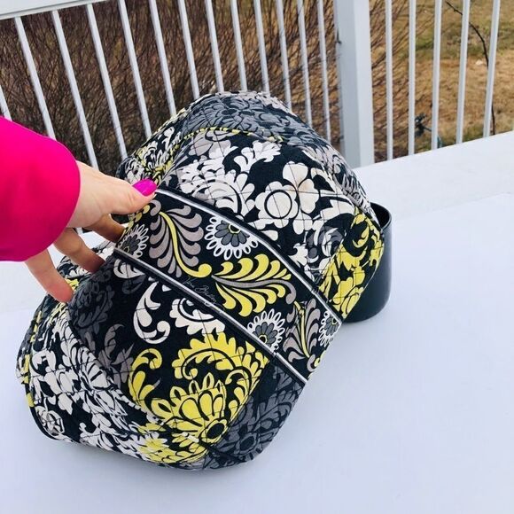 Vera Bradley stunning floral design tote bag - Picture 4 of 6